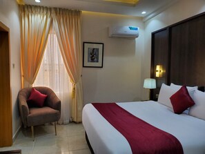 Executive Room | In-room safe, desk, laptop workspace, soundproofing - EXECUTIVE HOTELS AND SUITES (Lagos)