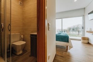 Comfort House, Garden View | Bathroom | Towels, soap, shampoo, toilet paper