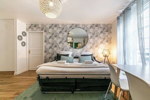 2 bedrooms, iron/ironing board, WiFi, bed sheets