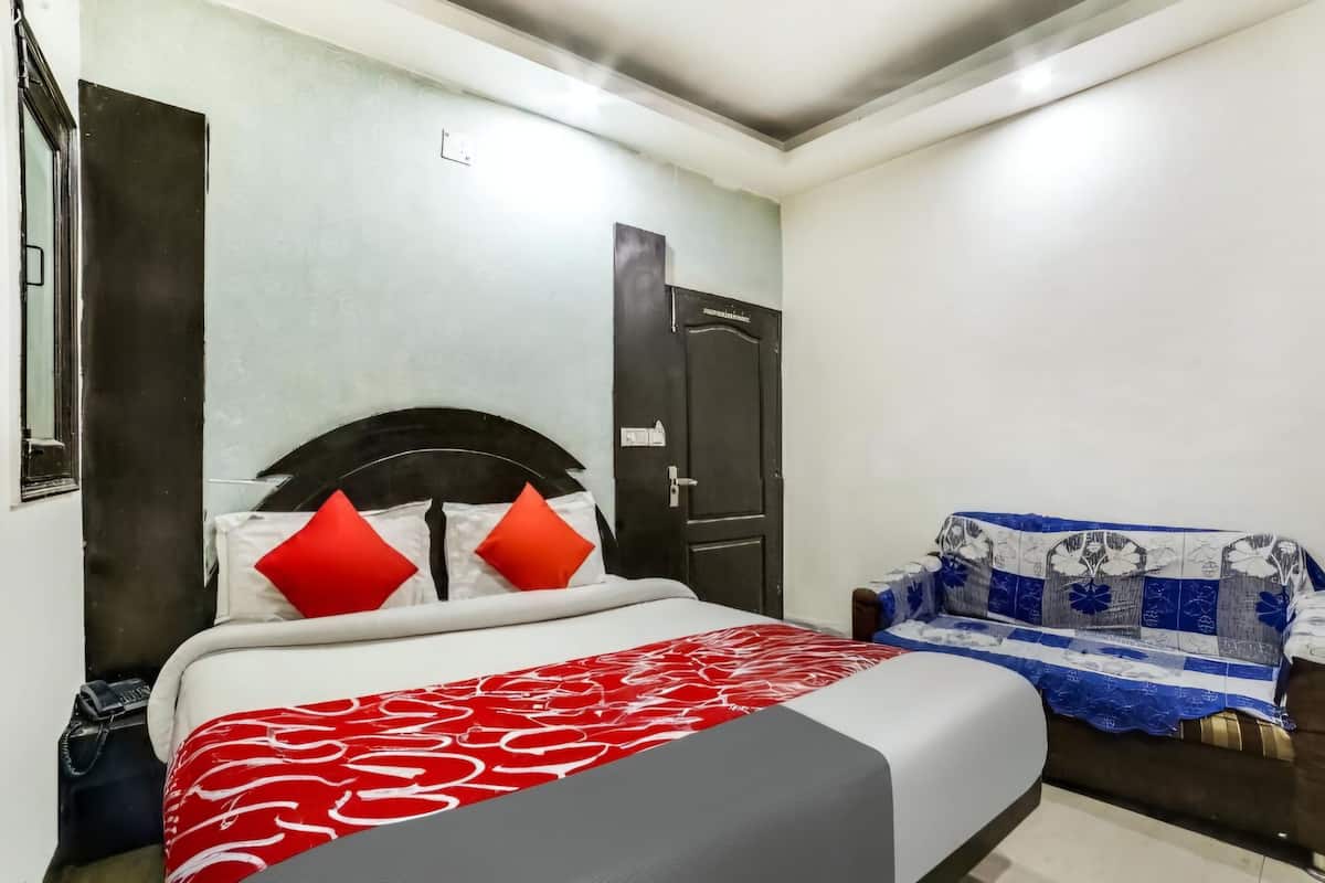 Deluxe Double Room | Soundproofing, free WiFi, bed sheets