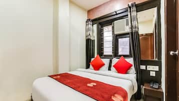 Deluxe Double Room | Soundproofing, free WiFi, bed sheets
