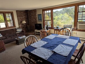 TV - Pet Friendly Waterfront Overlooking Oyster River (Chatham)