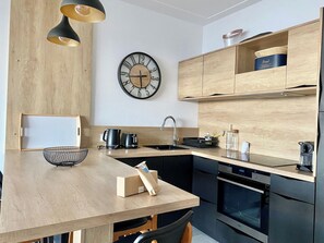 Fridge, microwave, oven, dishwasher