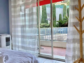 2 bedrooms, iron/ironing board, free WiFi, bed sheets - 55-"Le rêve éveillé", vue mer, garage 38 (Menton)