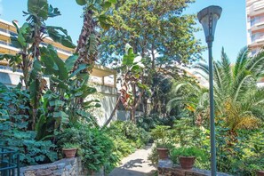 Property grounds - 69- Splendide 2 pièces Vue Jardin, Calme, Plein Ce (Menton)