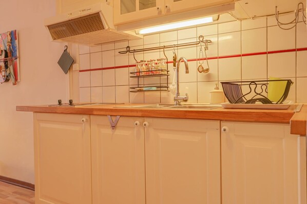 Fridge, microwave, coffee/tea maker, electric kettle
