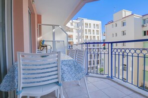 Outdoor dining - 70-2 pièces plein Centre, Terrasse, Parking (Menton)