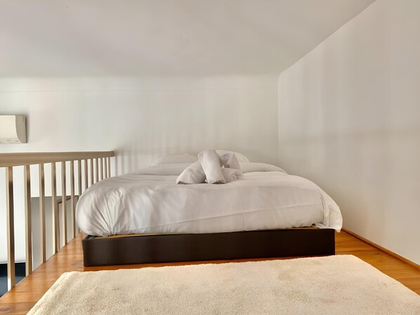 Bügeleisen/Bügelbrett, kostenloses WLAN, Bettwäsche