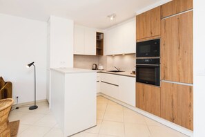 Køleskab, mikrobølgeovn, ovn, opvaskemaskine