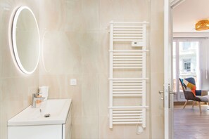 Shower, towels - 25-Le gloria Maris, terrasse (Menton)