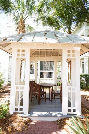 Outdoor dining - New Listing Specials! GemStone Cottage, Luxurious Home w/ Free Beach Service! (Panama City Beach)