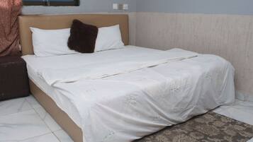 1 Schlafzimmer, Bügeleisen/Bügelbrett, Bettwäsche