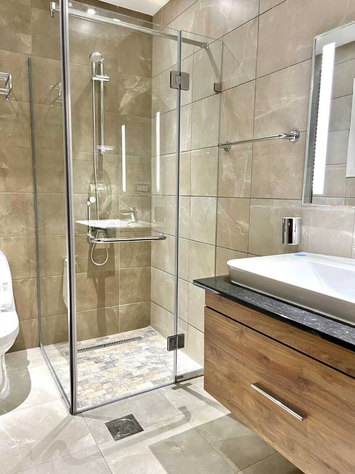 Luxury Suite, City View | Bathroom | Shower, free toiletries, slippers, towels