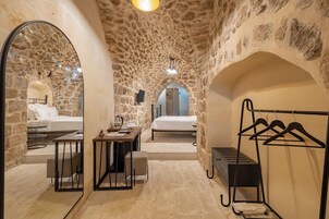 华丽双人房 | 高档床上用品、免费迷你吧物品、免费婴儿床、床单