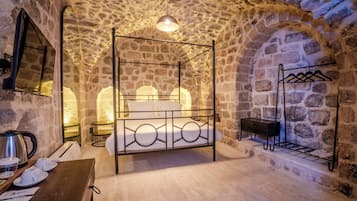 Deluxe-dobbeltværelse | 1 soveværelse, premium-sengetøj, gratis minibar, sengetøj