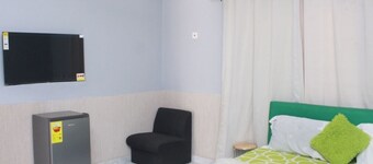 Cool bed & breakfast with AC in Ashiaman Kubekro No 4