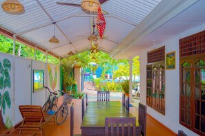 Restaurant - Villa Acadia (Dharga Town)