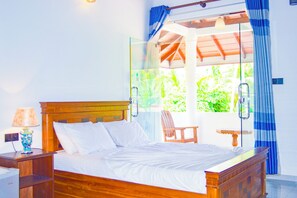 Deluxe Double Room | In-room safe, desk, free WiFi - Villa Acadia (Dharga Town)