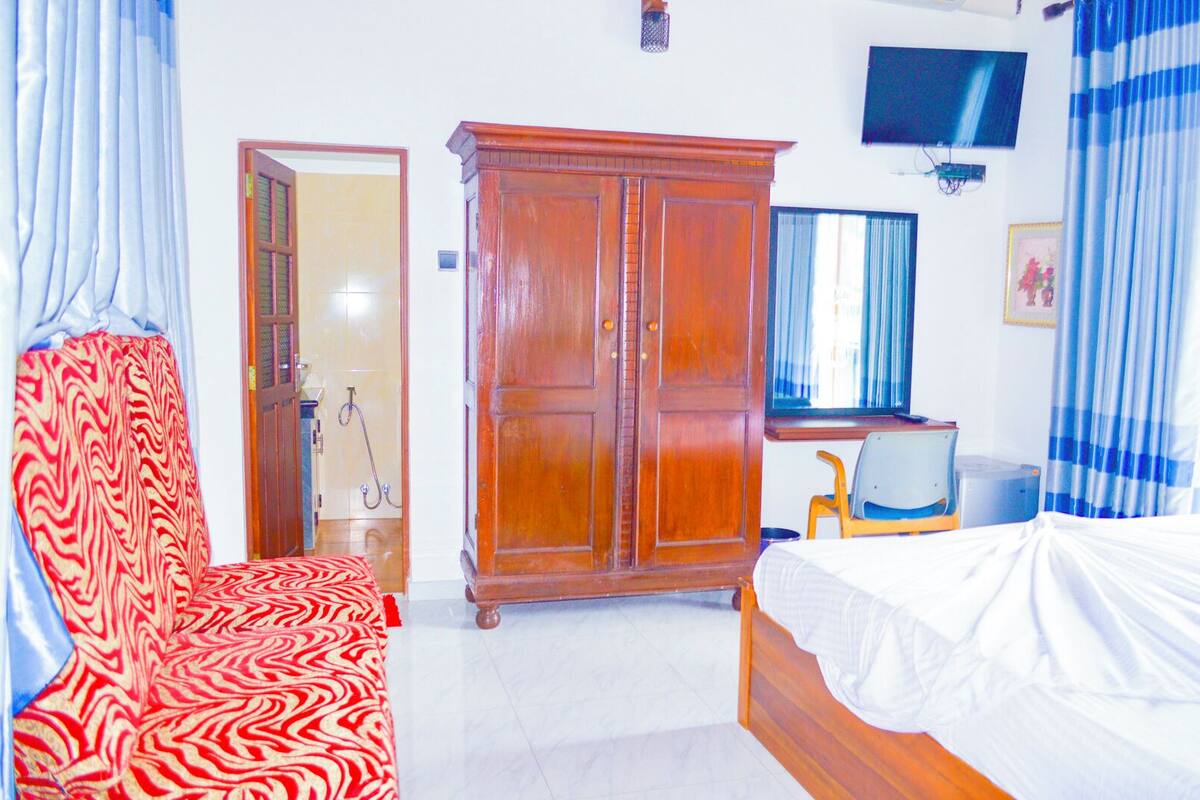 1 bedroom, in-room safe, desk, free WiFi