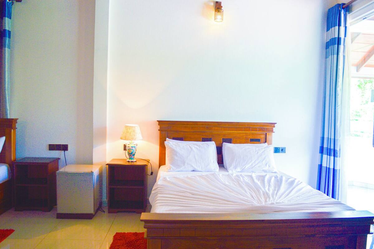 1 bedroom, in-room safe, desk, free WiFi