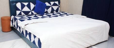 1 chambre, fer et planche à repasser, draps fournis