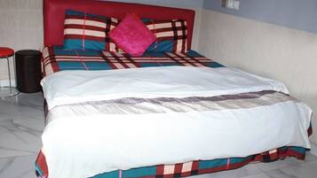 1 bedroom, iron/ironing board, bed sheets