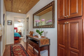 2 chambres, fer et planche Ă repasser, Wi-Fi, draps fournis