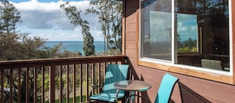 Charming 2 BDR for 6 w/ Ocean Views!