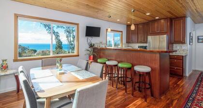 Charming 2 BDR for 6 w/ Ocean Views!