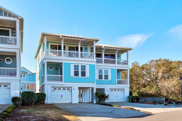 Exterior - 5 Star Kure | Ocean View Retreat w/ Community Pool & Private Beach Access! (Kure Beach)