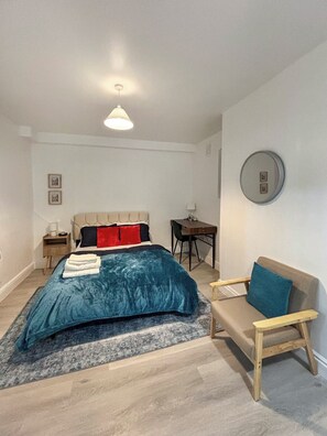 1 bedroom, iron/ironing board, WiFi, bed sheets - Studio Perfect for City Explorer (London)