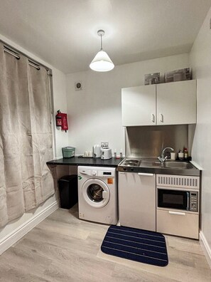 Private kitchen - Studio Perfect for City Explorer (London)