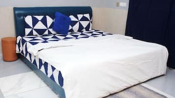 1 bedroom, iron/ironing board, bed sheets