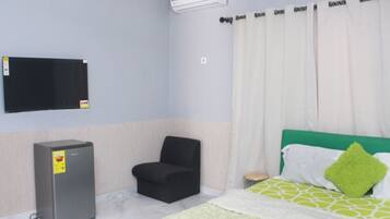 1 bedroom, iron/ironing board, bed sheets