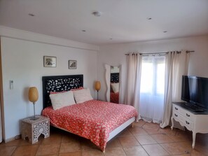 豪華客房 (Coquelicot) | 房內夾萬、免費 Wi-Fi