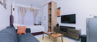 Cozy Studio condo with WiFi, fitness room in delightful Nairobi
