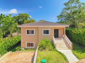 Exterior - Allez, tous à la plage! Villa avec piscine privée près de tout à Sosua (Sosúa)