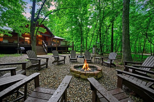 Whitetail Retreat | large family cabin | games
