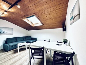 Gruppen Apartment 4 Personen | Περιοχή καθιστικού | Τηλεοράσεις
