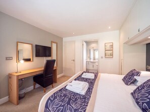 2 bedrooms, bed sheets