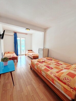 1 bedroom, WiFi, bed sheets