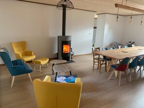 Dining - Large gîte for 12 to 14 people, ideally located in the heart of the Jura mountains. (Cuvier)