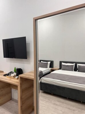 Habitación triple estándar | Sistema de insonorización y wifi gratis