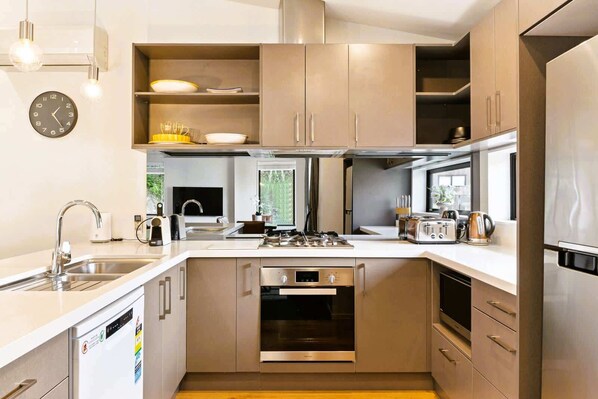 Fridge, microwave, oven, stovetop