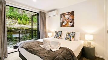 3 bedrooms, iron/ironing board, travel cot, WiFi