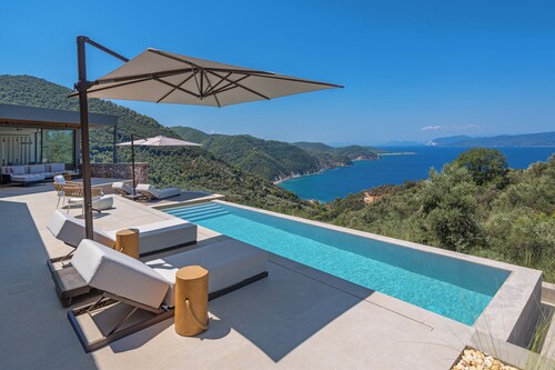 Villa Sundance -  Endless Blue & Sunset Views!