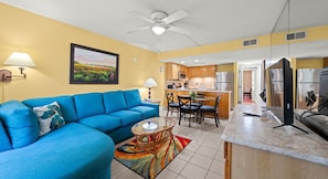 Video games, offices - Fun for All! Spacious 2BR Near Disney + Pool & Theater (Kissimmee)