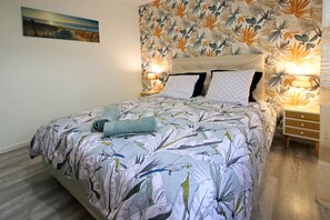 3 chambres, fer et planche à repasser, Wi-Fi, draps fournis