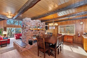 Interior - Acorn Acres – Lake Views for 8 (Lake Arrowhead)