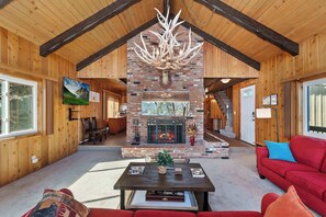 Interior - Acorn Acres – Lake Views for 8 (Lake Arrowhead)